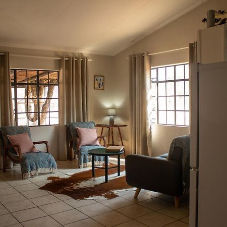 מרלות' פארק Hello Kruger Hideaway Cottage & Skilpad Studio מראה חיצוני תמונה