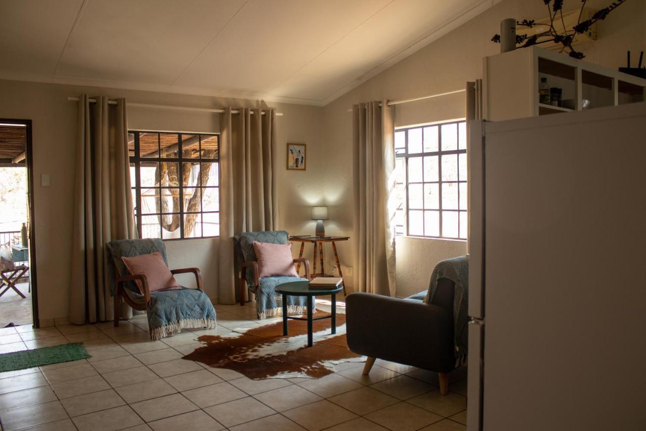 מרלות' פארק Hello Kruger Hideaway Cottage & Skilpad Studio מראה חיצוני תמונה