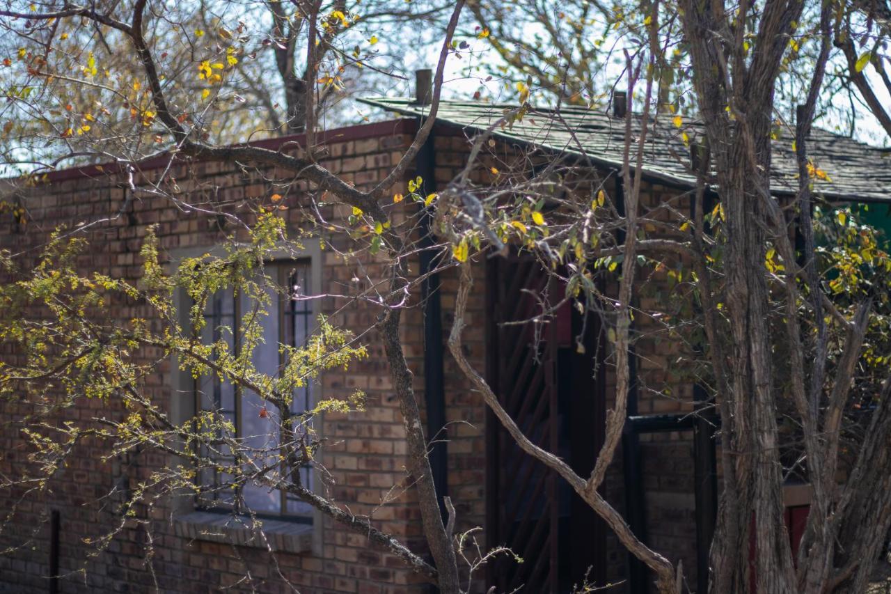מרלות' פארק Hello Kruger Hideaway Cottage & Skilpad Studio מראה חיצוני תמונה